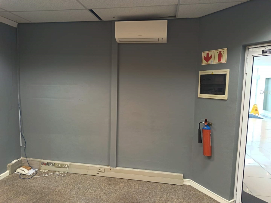 To Let Commercial Property for Rent in Paradyskloof Western Cape